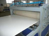 Vollautomatischer WPC-Schaum-Brett-Maschinen-/Möbel-Brett-hölzerner zusammengesetzter Plastikextruder