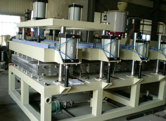 Verdrängung PVC-Schaum-Brett-Maschine mit Doppelschrauben-Entwurf CER/ISO9001