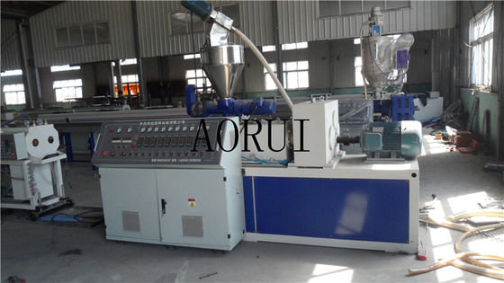Ein guter Preis. UPVC-Kunststoffrohr-Doppelschneckenextruder-Maschine für Wasserversorgung, CPVC-Rohr-Verdrängungs-Linie Online