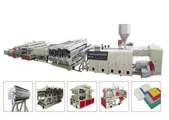 Ein guter Preis. Plastikbrett, das PVC-Schaum-Brett-Maschine mit konischem Doppelschraubenzieher herstellt Online
