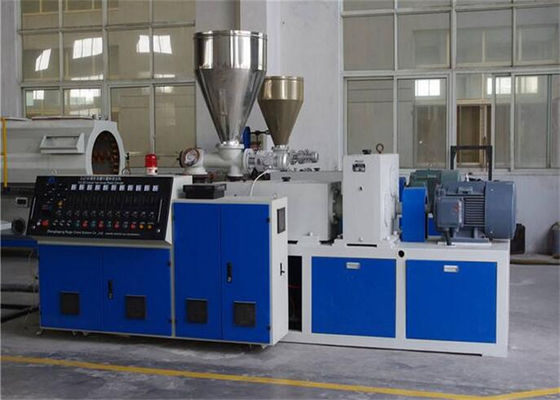 Ein guter Preis. Konischer Doppelschneckenextruder-Plastikverdrängungs-Linie für PVC-Rohr Online