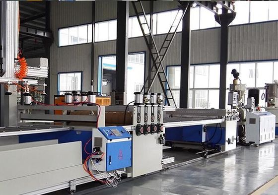Ein guter Preis. Schaum-Brett-Extruder-Maschine doppelte Schraube PVCs freie für die Werbung und die Möbel Online