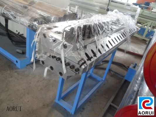 Ein guter Preis. Hohles Gitter-Plastikbrett-Verdrängungs-Linie pp./des PET, PET Dekorations-Brett-Extruder Online