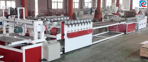 Ein guter Preis. PVChölzerne Plastikdekoration schäumte Platten-Maschine, PVC-Schaum-Brett-Maschine für Toilette Online