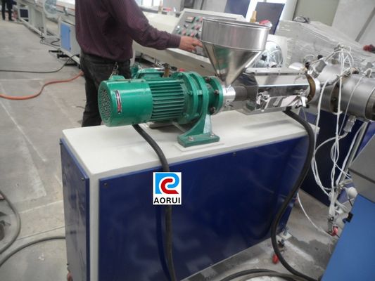 Ein guter Preis. Konisches Doppelschneckenextruder PVC-Leitungsrohr, das Maschine, CSA herstellt Online