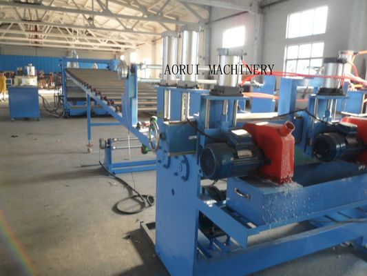 Ein guter Preis. Doppelschneckenextruder-Maschine PVC-Plastik schäumte die vollautomatische Brett-Fertigungsstraße Online