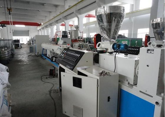 Ein guter Preis. PVC-Zwillings-Schrauben-Rohr-Extruder, PVC-Rohr, das Maschine für Bewässerung herstellt Online