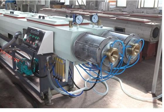 Ein guter Preis. Stabile Betrieb PVC-Rohr-Doppelschneckenextruder-hohe Leistungsfähigkeit CER Zustimmung Online