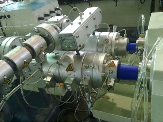 Ein guter Preis. PVC-Rohr-Verdrängungs-Linie 150-800kg/H des Doppelschneckenextruder-CER/ISO9001 Online