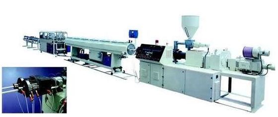 Ein guter Preis. PVC leitet Produktionsmaschine-Doppelschneckenextruder für die Bewässerung Online