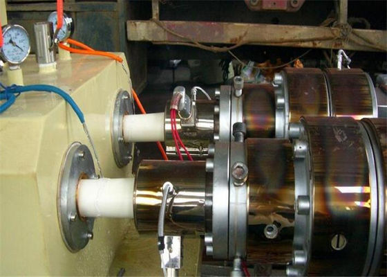 Ein guter Preis. Mit hohem Ausschuss konische doppelte Schrauben-Kunststoffrohr-Fertigungsstraße 380-700KG/H Online