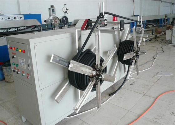 Ein guter Preis. Plastik-PET Rohr-Doppelschneckenextruder-Maschine für einzelne Wand-gewölbtes Rohr Online
