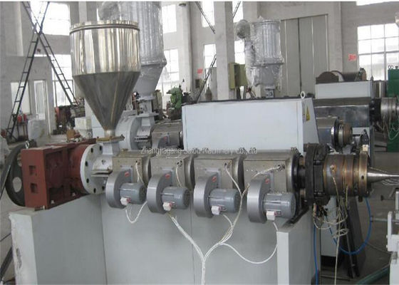 Ein guter Preis. Gewölbtes Rohr PVCs, das Maschinen-Doppelschneckenextruder, einzelne Wand PVC-Rohr-Verdrängungs-Maschine herstellt Online
