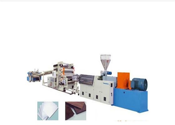 Ein guter Preis. Hölzerne Plastikkabinett-Zwillings-Extruder-Maschine, Brett-Fertigungsstraße der Möbel-WPC Online