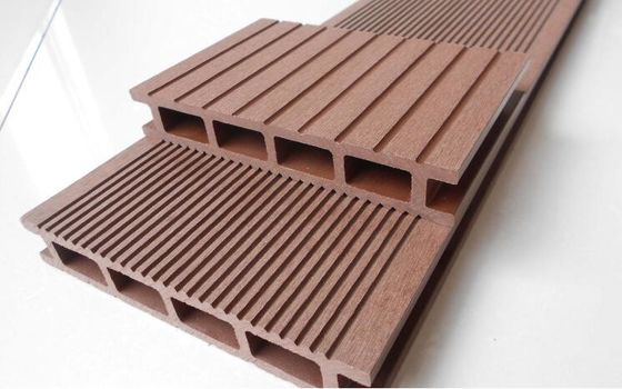 Ein guter Preis. PVC-Dach-Polyurethan-Schaum-Maschinen-hölzerne Palette für Buidlings-Anzeige Online