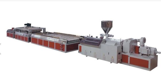 Ein guter Preis. PVC + Holz schäumten zusammengesetzter Brett-Extruder/hölzerne zusammengesetzte Plastikmaschinerie Online