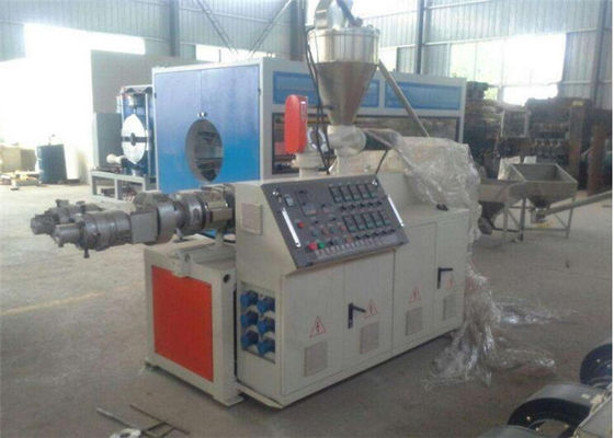 Ein guter Preis. Hohe Kapazitäts-Doppelschneckenextruder PVC-Rohr-Verdrängungs-Maschine CER/ISO9001 Online