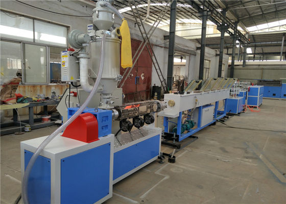 Ein guter Preis. PET kühlen einzelne Schrauben-Rohr-Extruder-Maschine/PET PPR ab und Warmwasserleitungs-Fertigungsstraße Online