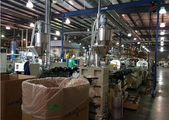 Ein guter Preis. Konischer Doppelschneckenextruder-Plastikprofil-Verdrängungs-Linie PVC-Profil-Profil-Maschinerie Online