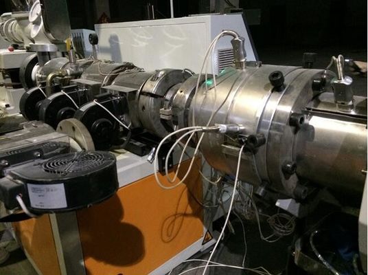 Ein guter Preis. Zwei Schrauben-Plastikverdrängungs-Linie PVC-Rohr-Extruder-Maschine für Entwässerung Online