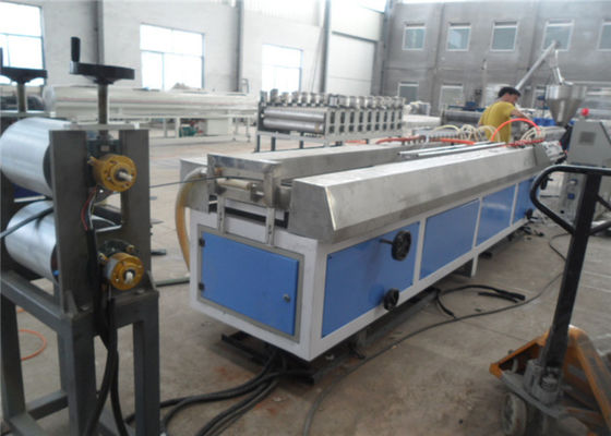 Herstellungsprozess von UPVC-Profil, PVC-Fensterprofil-Produktionslinie, PVC-Profil-Extrusionslinie