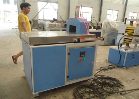 Ein guter Preis. Profil-Verdrängungs-Maschine 50HZ WPC, Tür und Fenster-Rahmen-Plastikprofil-Extruder Online