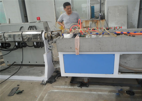 Spezialisierte Extrusionslinie für Kunststoffprofile