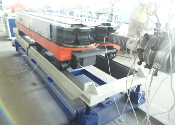 Ein guter Preis. Leichte Kunststoffrohr-Verdrängungs-Linie/runzelte Rohr-Extruder Online