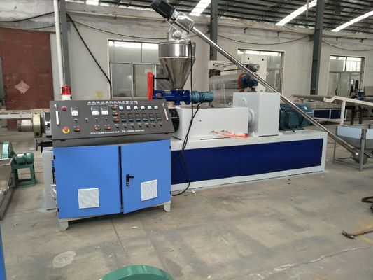 Elektrisches PVC verkabeln Plastikkörnchen maschinell bearbeiten Doppelschraube PVC Pelletisierungs-Maschine