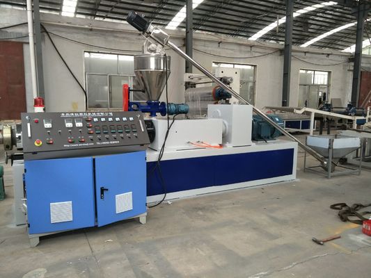 Ein guter Preis. Einzelne Schrauben-PVCplastikkörnchen, die Maschine mit einer Jahr-Garantie herstellen Online