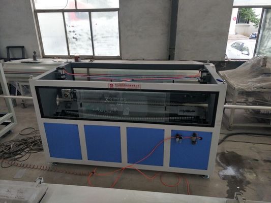 PVC-Swage-Rohr- / Leitungsrohr-Extrusionslinie, 20 mm bis 400 mm PVC-Plastikrohrmachmaschine