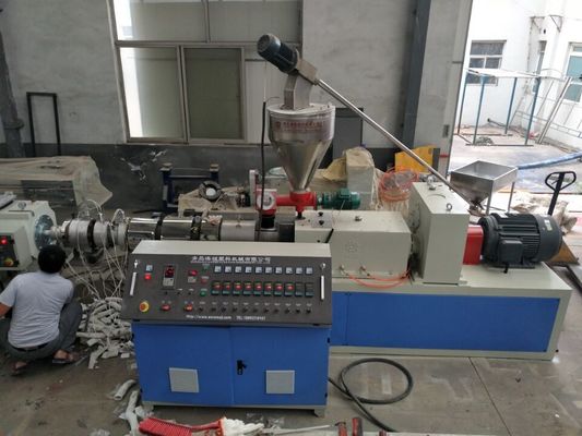 Leitungsrohr-Verdrängungs-Linie 16mm Rohr-Produktionsmaschine PVCs elektrische