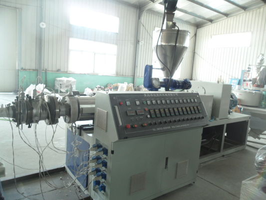 Ein guter Preis. Doppel-wandiges gewölbtes Rohr-runzelte Plastikverdrängungs-Maschine PVCs, PVC Rohr-Extruder Online