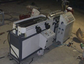 Ein guter Preis. Einzelne Wand-gewölbter Rohr-Extruder, Plastikverdrängungs-Maschine Online