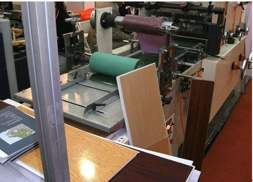 Ein guter Preis. Konische Doppelschrauben-hölzerne zusammengesetzte Verdrängungs-Plastikmaschine für Wand Online