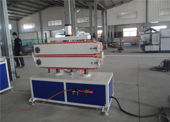 110MM PVC-Kunststoffrohr-Verdrängungs-Linie 60w-Wasserleitung, die Maschine herstellt