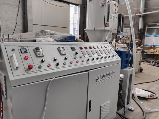 Automatische PE-Wallrohrmaschine für Drainagesysteme, SJ65/33 HDPE-Wallrohr-Extrudermaschine