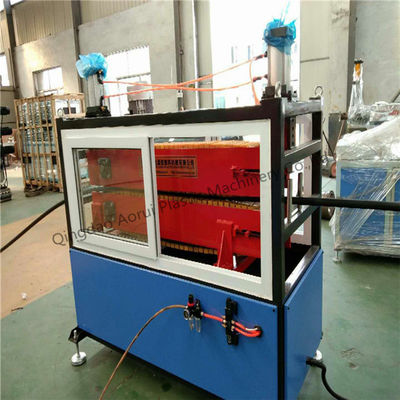 Ein guter Preis. Pvc-Wasserversorgung Plastik-Pfeifen-Extrusionslinie Einfach zu bedienen und zu warten Online