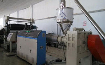 Ein guter Preis. PVC-Wellen-Brett-Verdrängungs-Linie mit gewellter Platten-Plastikmaschine Online