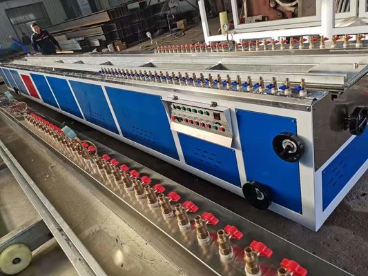Ein guter Preis. Doppelschrauben-Plastikprofil-Verdrängungs-Linie UPVC-Profil-Verdrängungs-Maschine Online