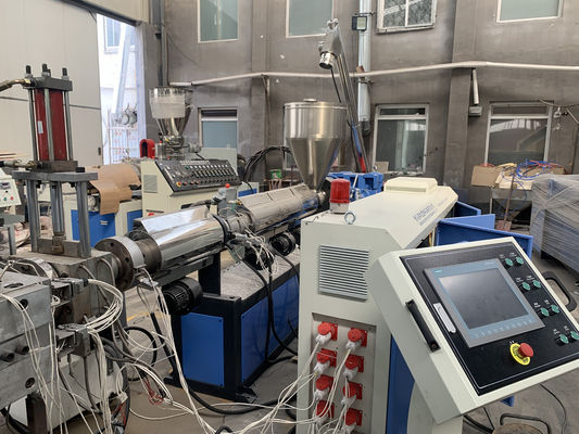 Ein guter Preis. Doppelte Schrauben-Plastikbrett-Verdrängungs-Linie PVC-Schaum-Extruder, die 380V machen Online