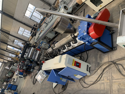 Plc-Steuer-PVC-Blatt-Fertigungsstraße 380V 50HZ, Plastikpvc-Blatt-Brett, das Maschine herstellt