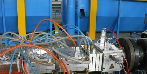 Ein guter Preis. PVC-Zellenentfernungs-Platten-Plastikprofil-Fertigungsstraße-Hochleistung Online