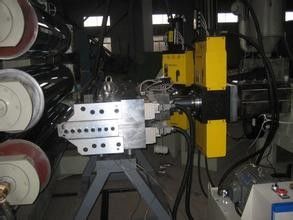 Ein guter Preis. 1220mm WPC Möbel-Brett der Bau-Schablonen-/WPC, das Maschine ISO9001 herstellt Online