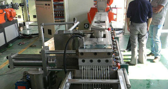 Ein guter Preis. HAUSTIER parallele Schrauben-Plastikkörnchen Maschine, Film-Pelletisierungs-Verdrängungs-Linie Online