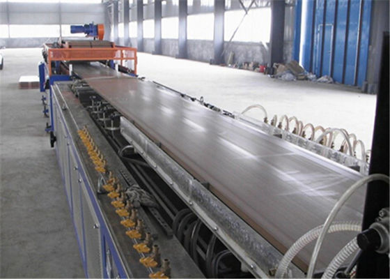Ein guter Preis. Feuchtigkeitsbeständige WPC-Schaum-Brett-Maschine, hölzerner Plastikdoppelschneckenextruder Online