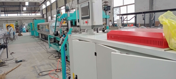 Ein guter Preis. doppel-wandiger gewölbter Rohr-Extruder 200mm PVCs vollautomatisch Online