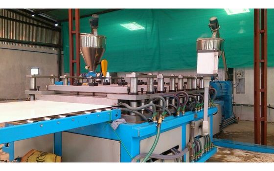 Ein guter Preis. Professionelle doppelte konische Schaum-Brett-Maschine/Extruder der Schrauben-WPC Online